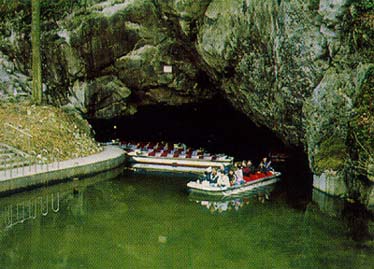 Моравский Карст и Замок Пернштейн